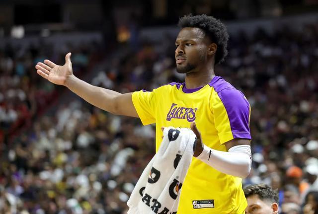 点流量对一, 詹姆斯退役