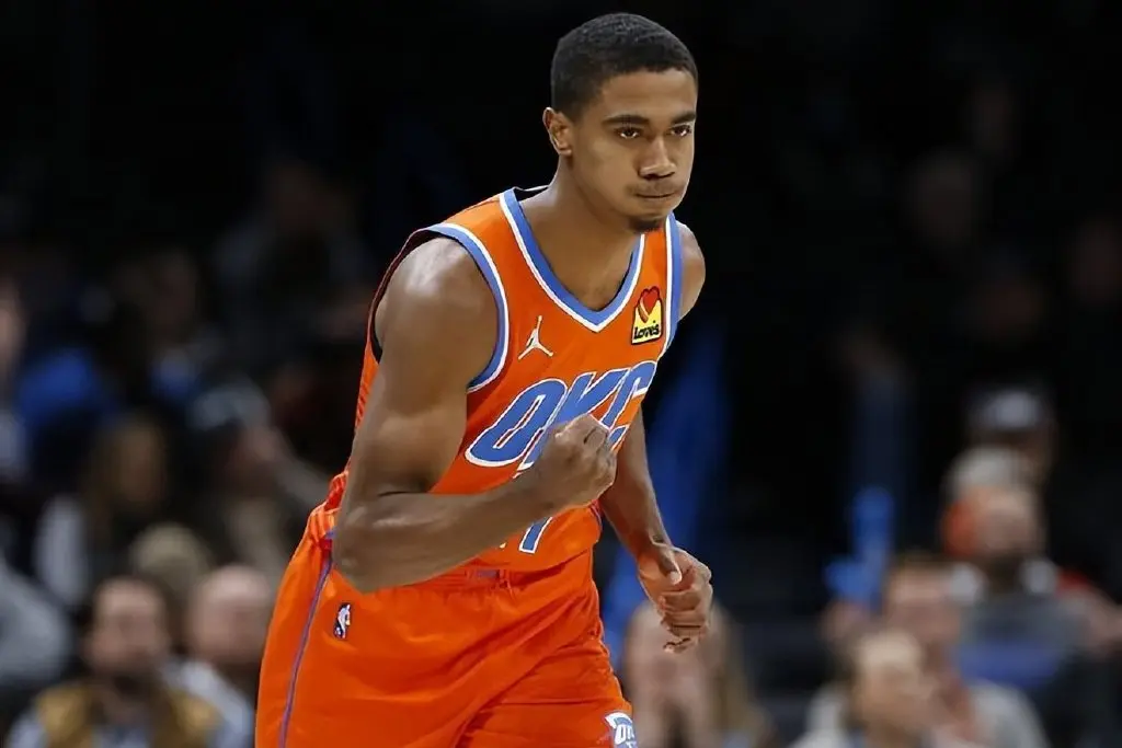 马勒东站在 马勒东站在